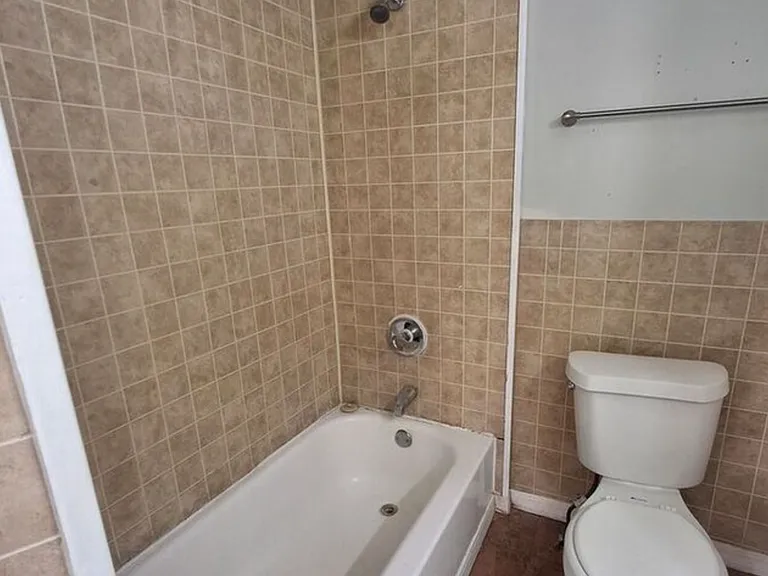 501 S Maryland St — Photo 7