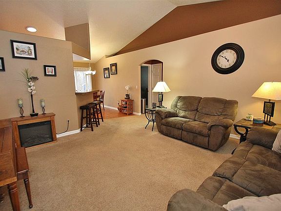 4th image of 11902 Columbus Ct