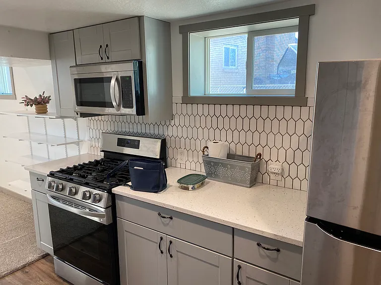 201 S Country Club Dr #BASEMENT — Photo 4