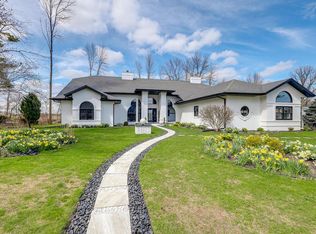 402 Wild Oak DRIVE, Manitowoc, WI 54220