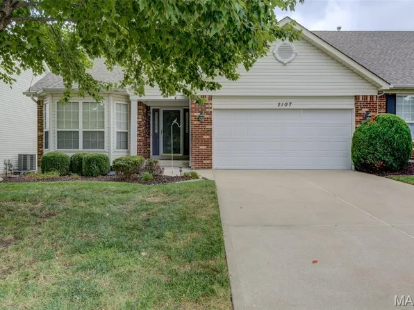 2107 McGregor Cir, Dardenne Prairie, MO 63368