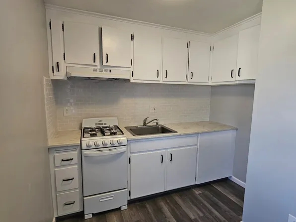 1214 Stanley St APT 201, New Britain, CT 06051