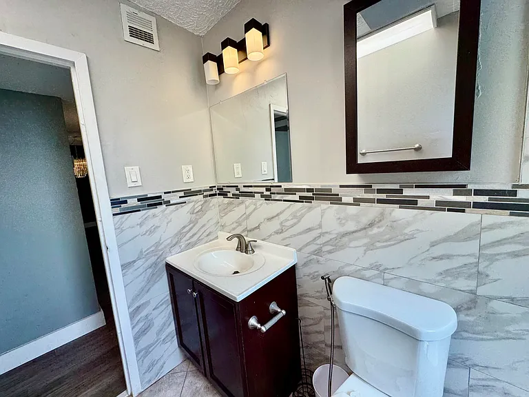 1800 SW 81st Ave #1307 — Photo 32