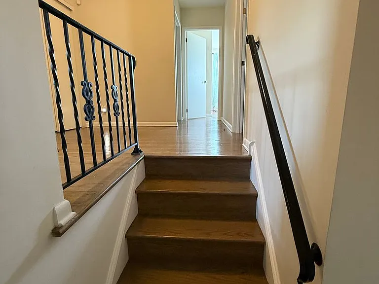 1613 Mayflower Ln — Photo 27