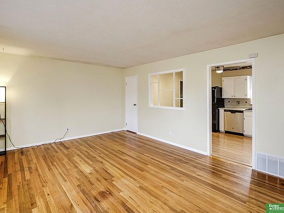 5th image of 2105 Lillian St