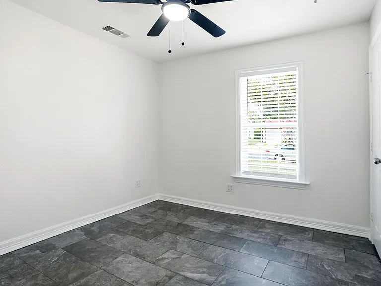 1013 Irion Dr — Photo 11