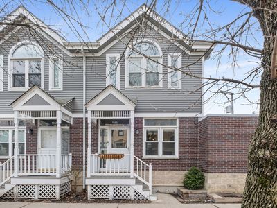 1145 W Roscoe St, Chicago, IL, 60657