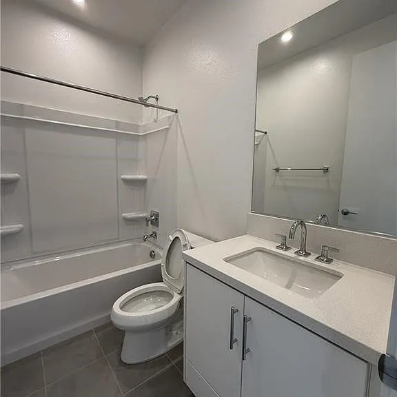 677 S Lyon St — Photo 13