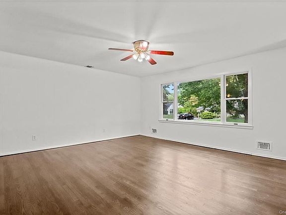 5th image of 3425 Curry St