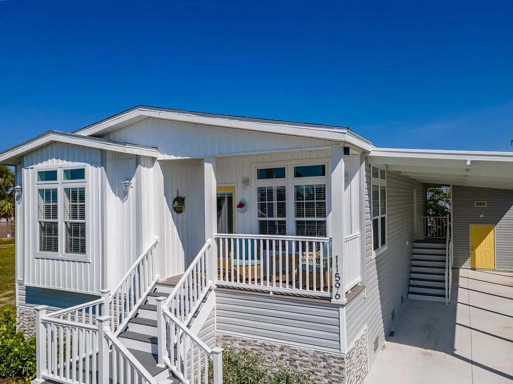 11596 Palm Dr — Photo 2