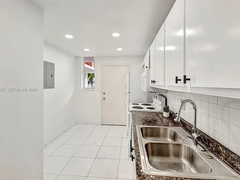 3660 NE 166th St #205 — Photo 8