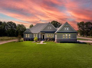 7242 Mulberry Dr, Washington, MI 48095