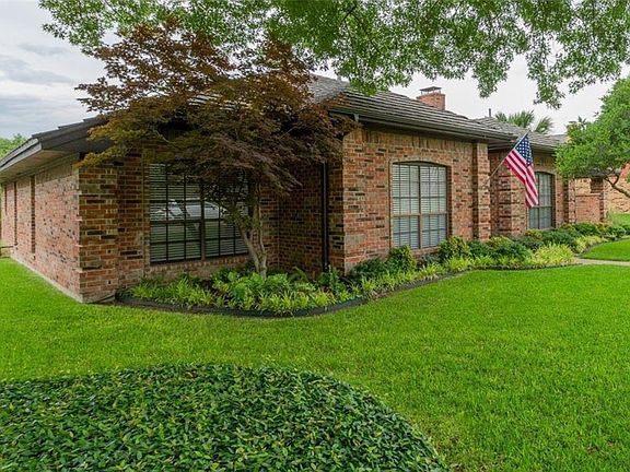 2nd image of 803 Lake Meadows Dr