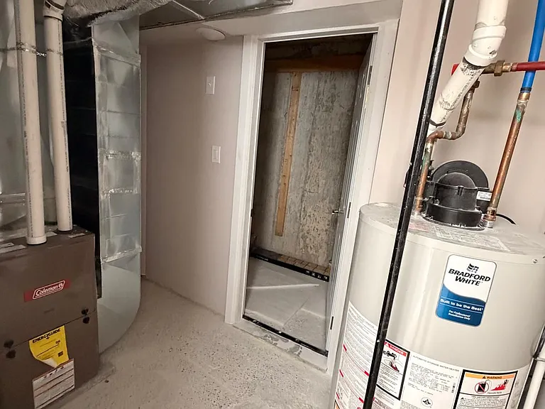 450 Midland Ave — Photo 22
