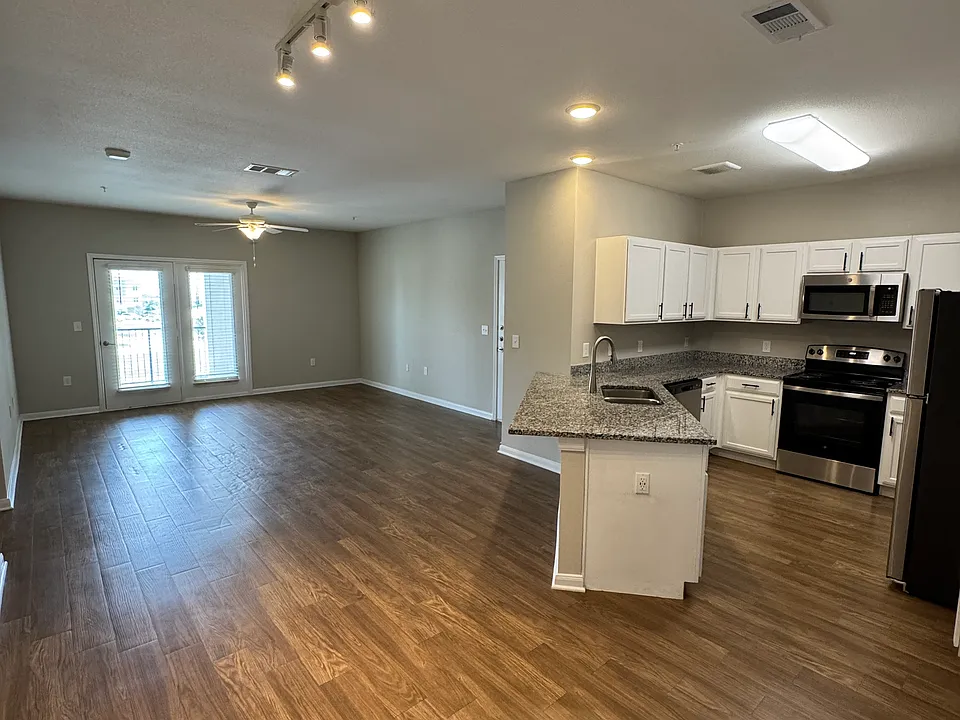 315 Willow Grove Way #813