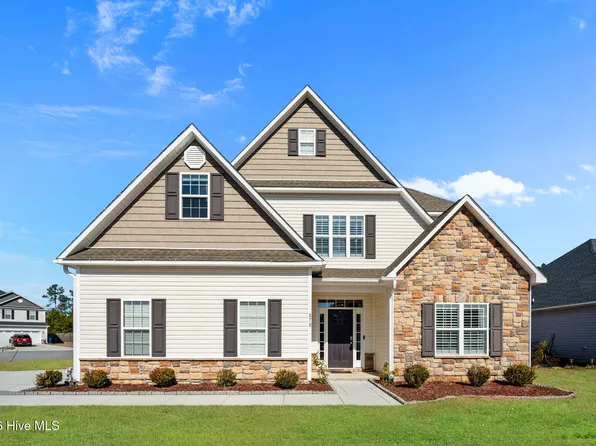 878 Stormy Gale Ln, Sneads Ferry, NC 28460