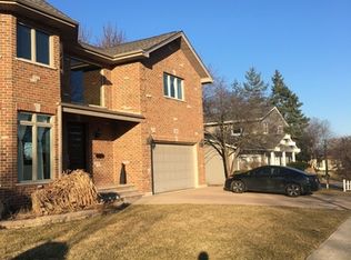 1061 Carpenter Ct, Elk Grove Village, IL 60007