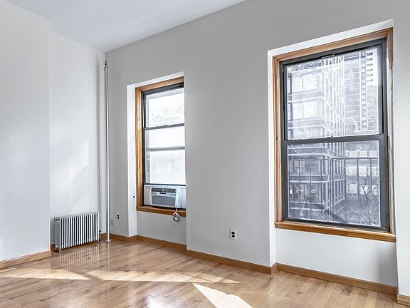 4th image of 1633 2nd Ave #4A