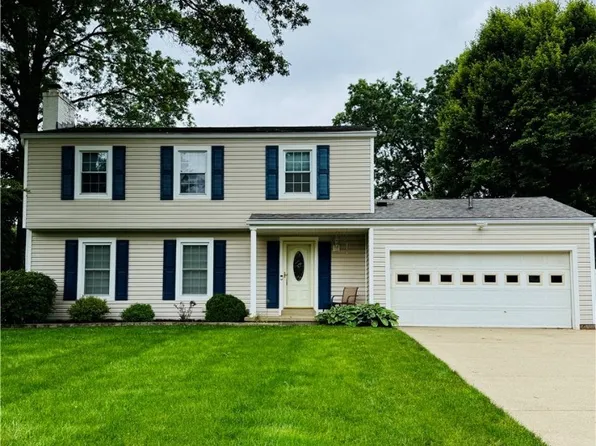 310 Green Hill Dr, Tallmadge, OH 44278