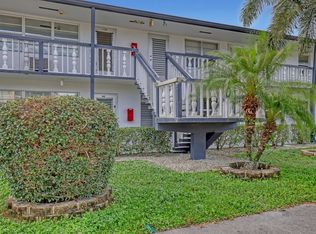 350 Chatham S #Q, West Palm Beach, FL 33417