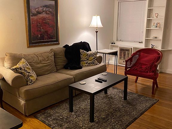 5th image of 708 Greenwood Dr