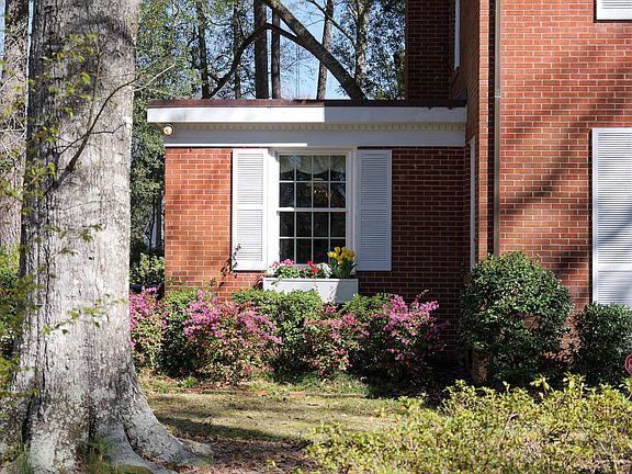 5th image of 131 Fuller Street