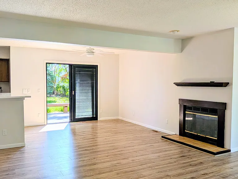 515 Clearwater Dr — Photo 11