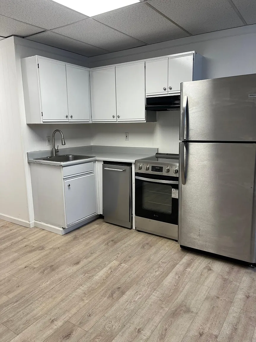 99 Robinson Pl #1 photo 1
