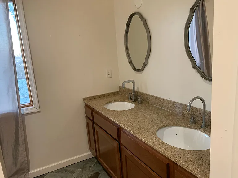 1203 W Johnson St — Photo 21