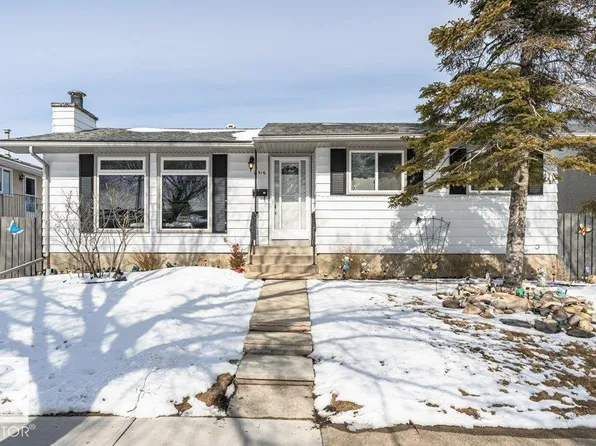 11516 145th Ave NW, Edmonton, AB T5X 1A2