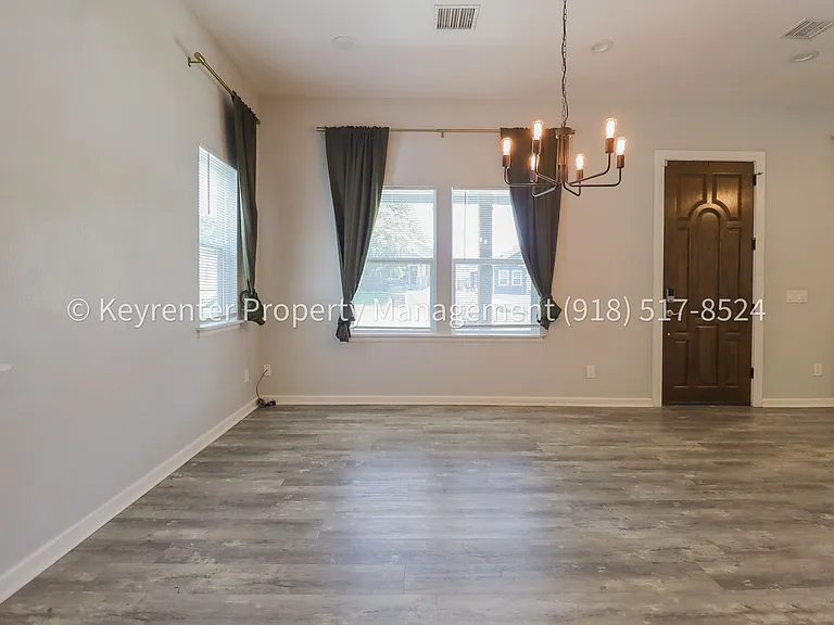 1324 N Cheyenne Ave — Photo 13