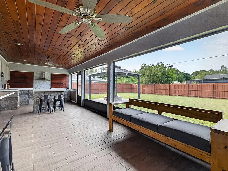825 SE Starflower Ave — Photo 32