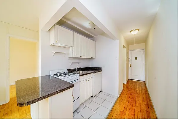 Rented by Douglas Elliman | media 8