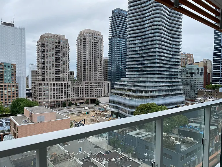 18 Maitland Ter #1006 — Photo 15