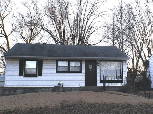 338 Lancashire Rd, Saint Louis, MO 63137