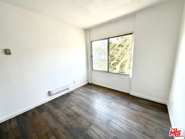 250 Linden Ave #201 — Photo 13
