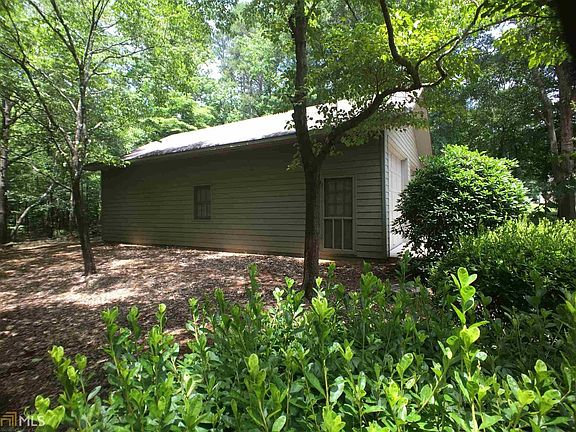 5th image of 2710 Millside Dr SE