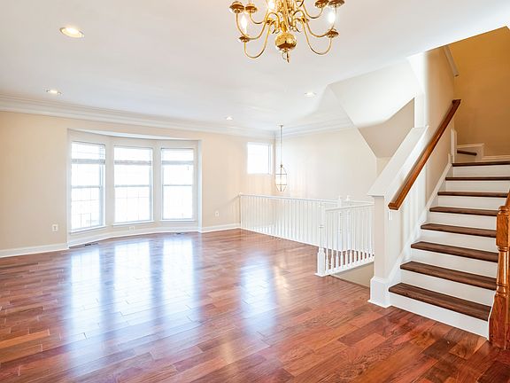 3rd image of 16569 Bramblewood Ln