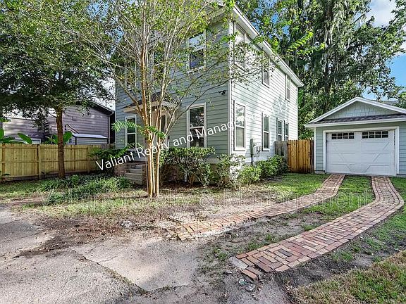 2nd image of 1228 Willow Ct