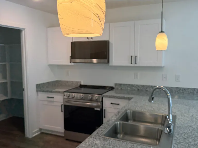 2590 Aaron Pl — Photo 6