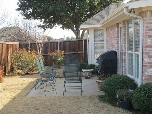 4th image of 1013 Columbia Dr