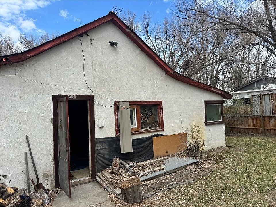 1st image of 205 S Main St