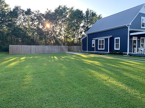2nd image of 8029 Carmel Cir