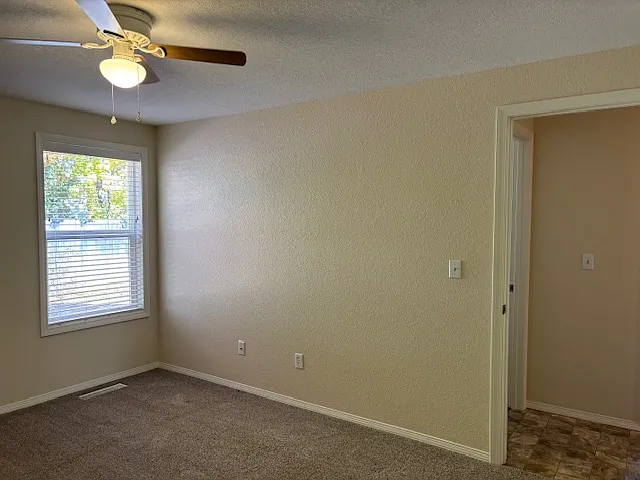 1886 NE Windy Tree Ct — Photo 22
