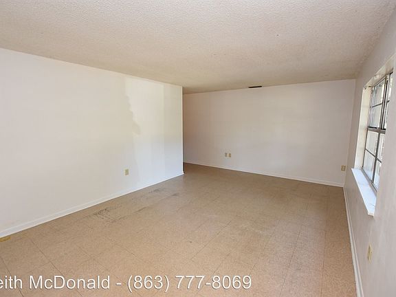2nd image of 1106 Roselle Ave