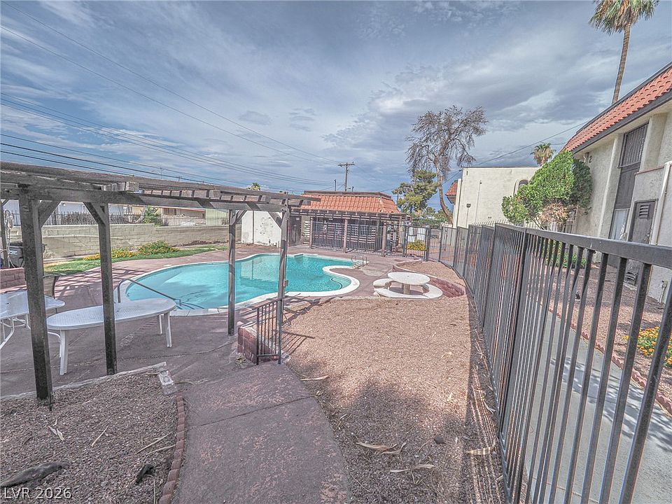 1st image of 1370 Vegas Valley Dr APT 43