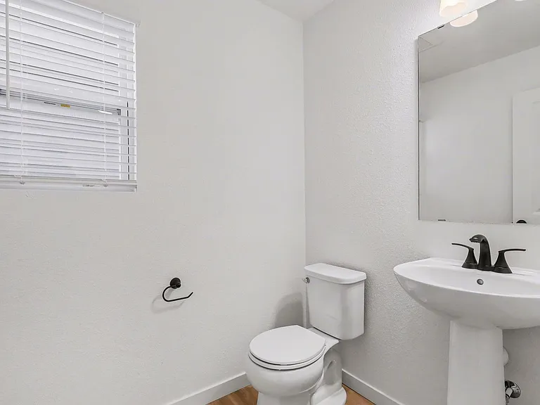 1639 Reagan Dr — Photo 14