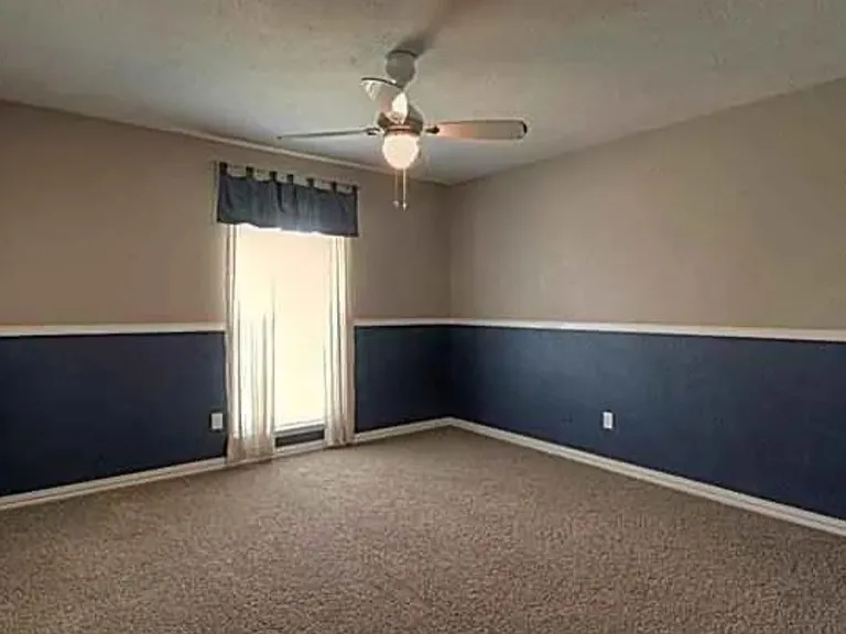 6900 Glendale Dr — Photo 5