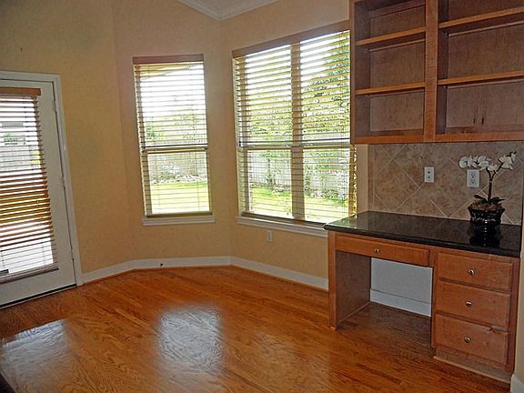 5th image of 1810 Shadow Lake Dr