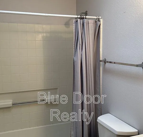2125 Sierra Ln NE — Photo 16